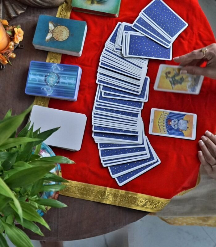Tarot & Oracle Card Reading